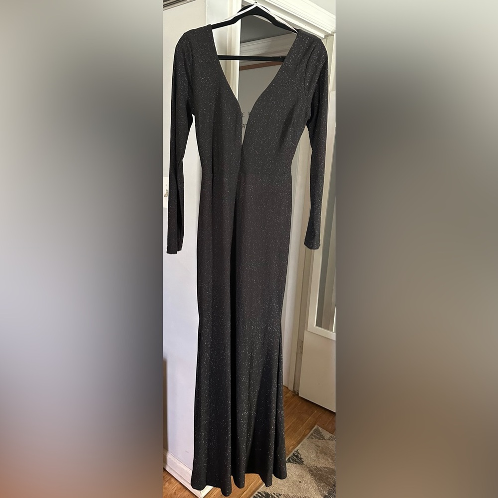 Lulu’s - Glamorous in Glitter Black long sleeve backless maxi dress - Picture 3 of 7